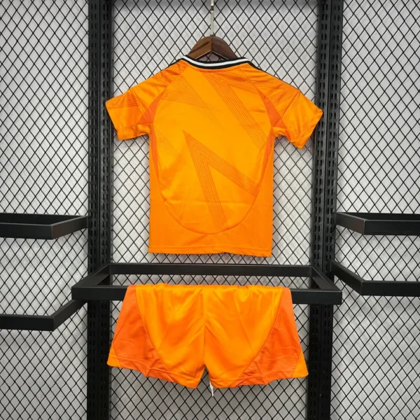 Real Madrid II 24/25 Conjunto Infantil - Imagen 3