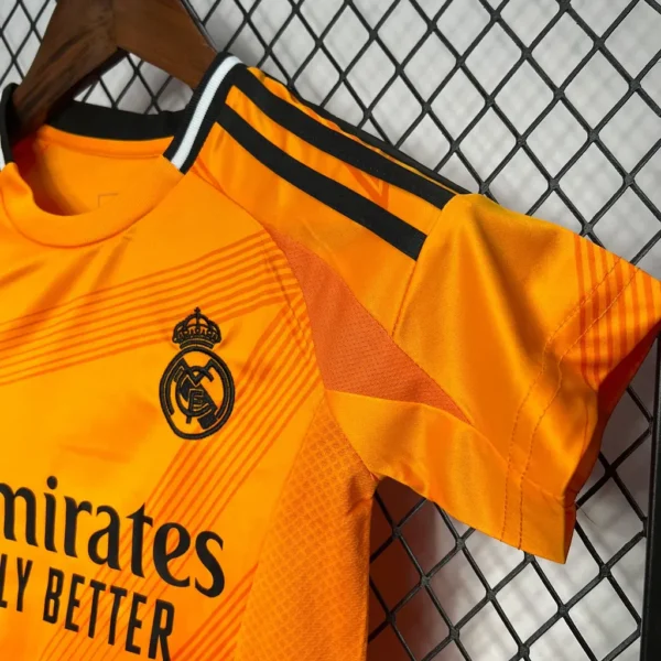 Real Madrid II 24/25 Conjunto Infantil - Imagen 2