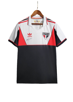 background-editor_output_62a49341-83f0-40c9-b1a6-bd144e8ff28e