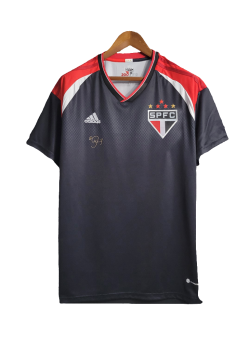 background-editor_output_ef84cb0f-8509-44a2-8335-8973a1d80bbd