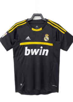 real-madrid-11-12-goalkeeper-black-jersey-retro-version-1